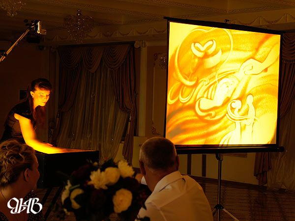 Шоу песочной анимации на свадьбе в Екатеринбурге.