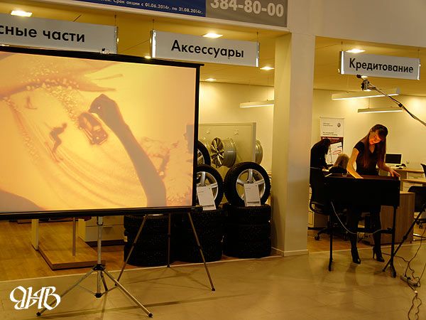 Песочное шоу Надежды Валовой на презентации нового Volkswagen Touareg.