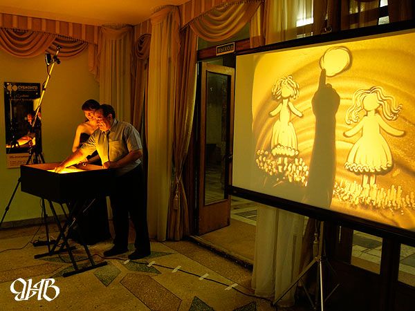 Шоу песочной анимации на юбилее в Нижнем Тагиле